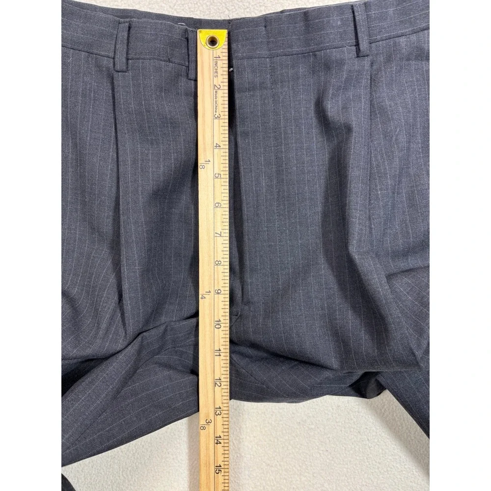 Hart Schaffner Marx Mens 41R 2 piece Pinstripe Suit Grey 2 Button 34x28 Pants